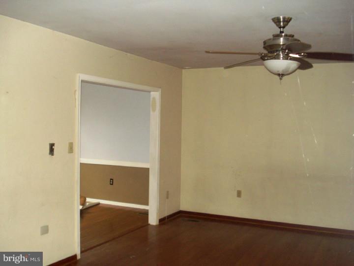 462 Fulmer Road Pottstown, PA 19465 - Photo 5 of 13 Living Room