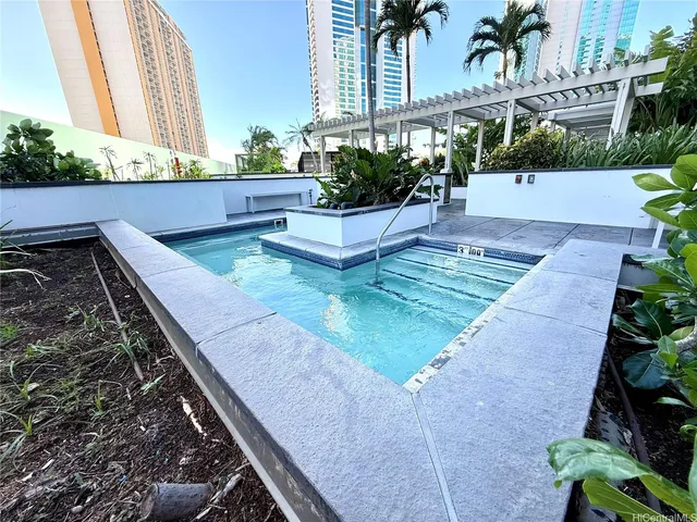 $4,750 | 1189 Waimanu Street, Unit 1002, Honolulu, HI 96814