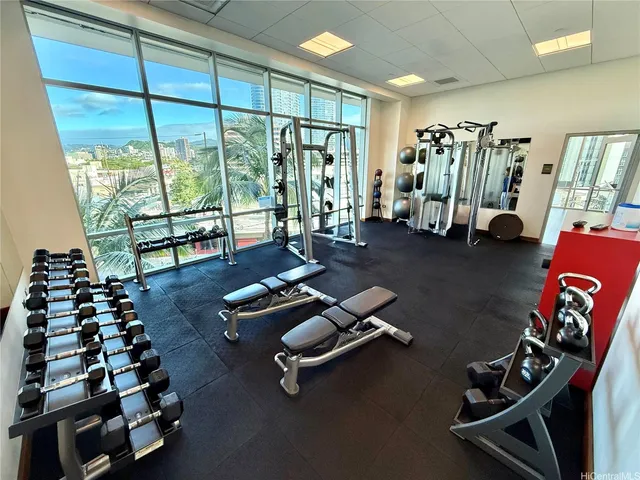 $4,750 | 1189 Waimanu Street, Unit 1002, Honolulu, HI 96814