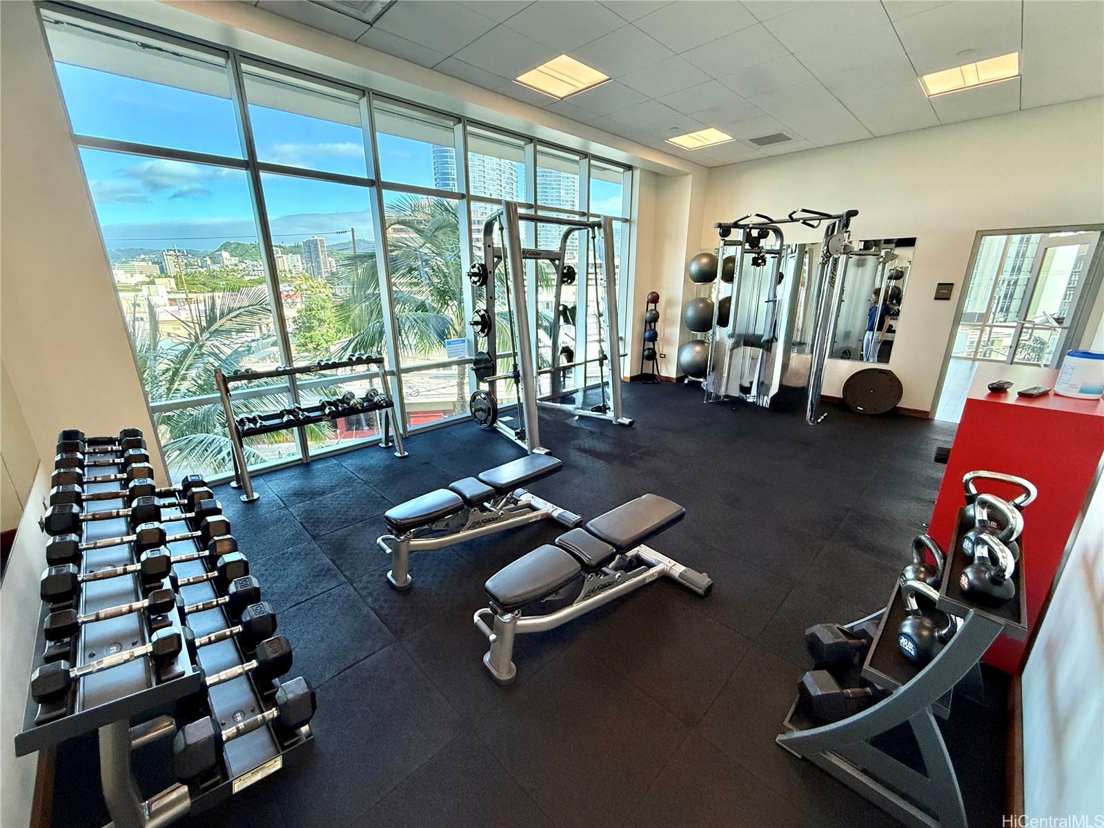 1189 Waimanu Street, Unit 1002 Honolulu, HI 96814 - Photo 15 of 19