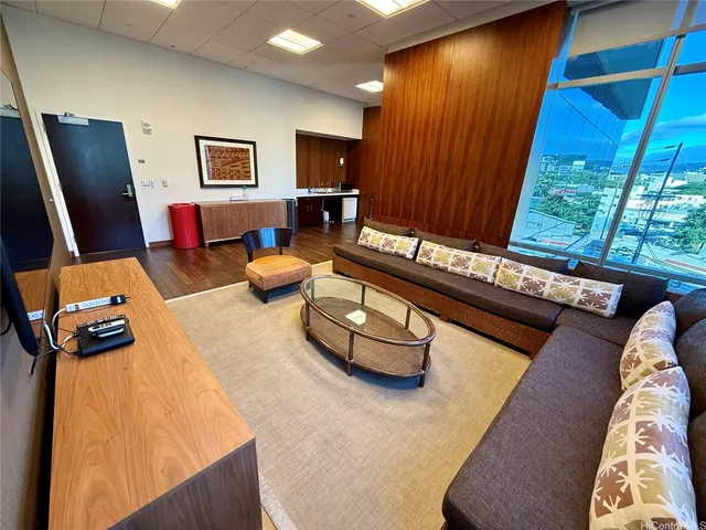 $4,750 | 1189 Waimanu Street, Unit 1002, Honolulu, HI 96814