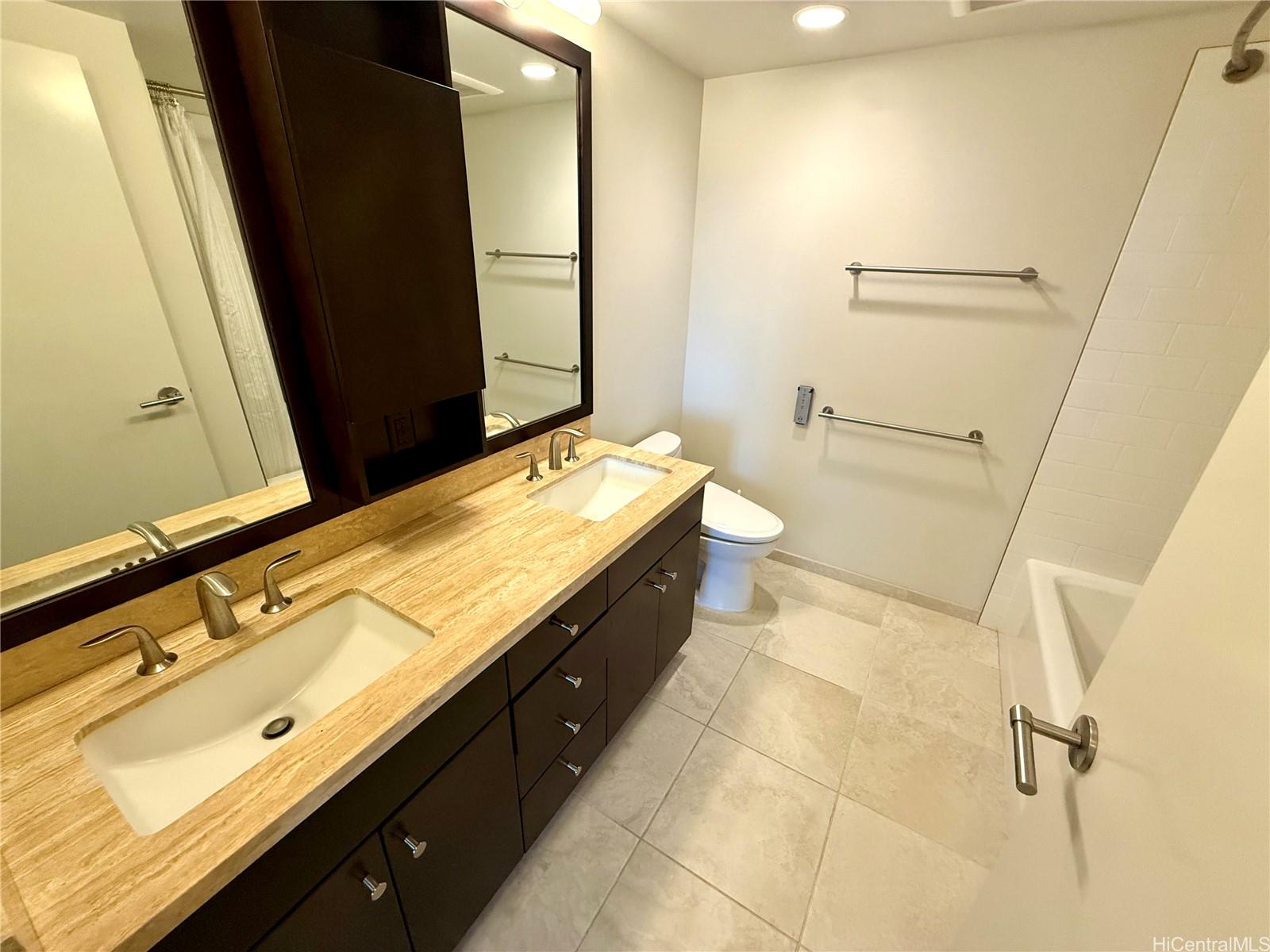 1189 Waimanu Street, Unit 1002 Honolulu, HI 96814 - Photo 5 of 19