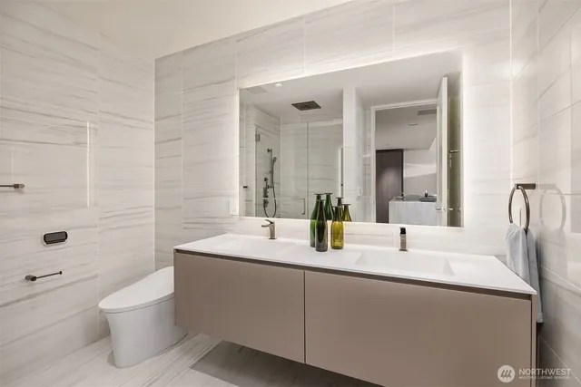 $1,350,000 | 838 Avenue Square Northeast, Unit 308, Bellevue, WA 98004