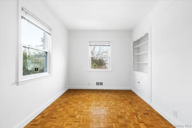 $925,000 | 55 Del Rey Drive, Mount Vernon, NY 10552