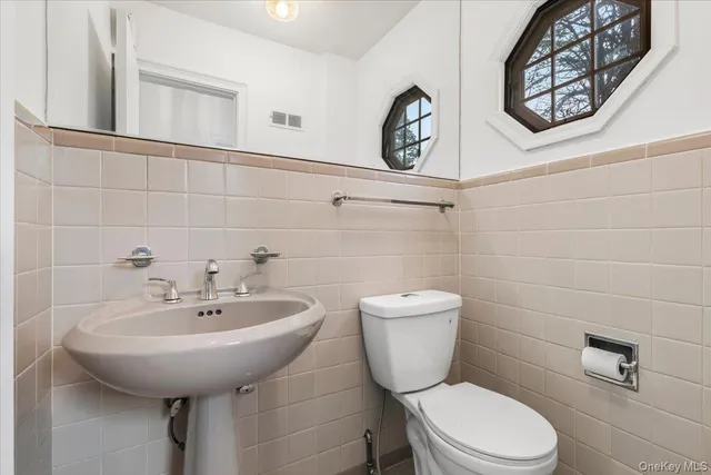 $925,000 | 55 Del Rey Drive, Mount Vernon, NY 10552