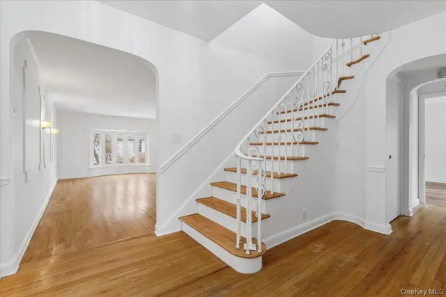 $925,000 | 55 Del Rey Drive, Mount Vernon, NY 10552