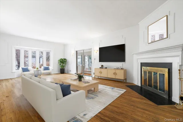 $925,000 | 55 Del Rey Drive, Mount Vernon, NY 10552