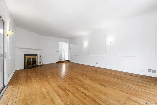 $925,000 | 55 Del Rey Drive, Mount Vernon, NY 10552