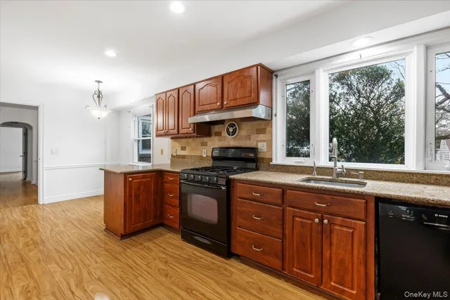 $925,000 | 55 Del Rey Drive, Mount Vernon, NY 10552