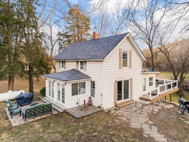 $330,000 | 22463 George Road, Tonganoxie, KS 66086