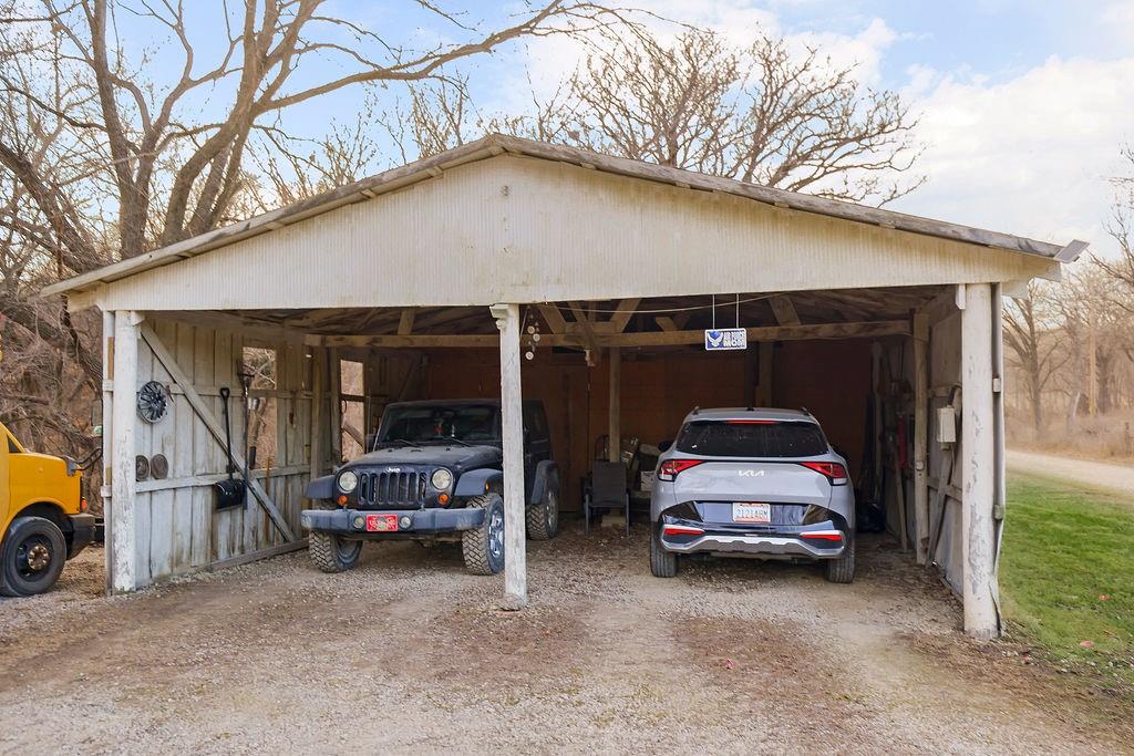 22463 George Road Tonganoxie, KS 66086 - Photo 21 of 39