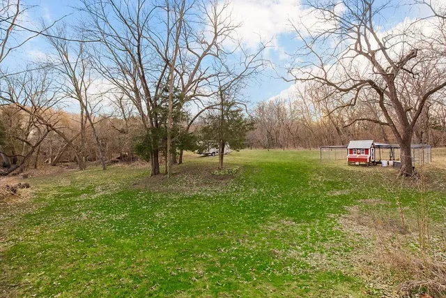 $330,000 | 22463 George Road, Tonganoxie, KS 66086