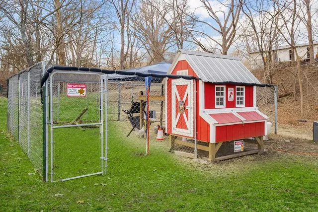 $330,000 | 22463 George Road, Tonganoxie, KS 66086