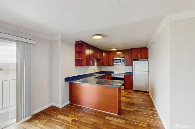 $3,245 | 646 Corbett Avenue, Unit 603, San Francisco, CA 94114