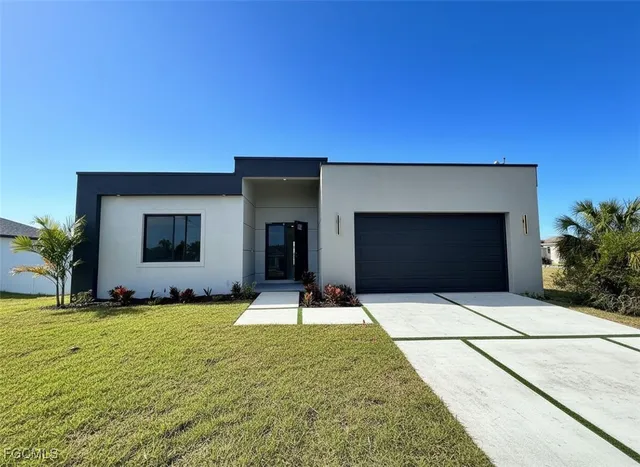 $2,100 | 3544 Northwest 41st Place, Cape Coral, FL 33993