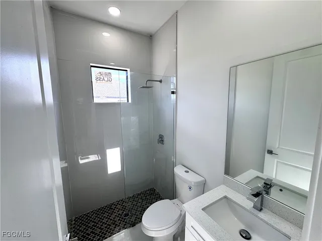 $2,100 | 3544 Northwest 41st Place, Cape Coral, FL 33993