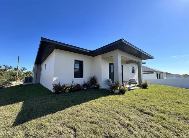 $2,100 | 3544 Northwest 41st Place, Cape Coral, FL 33993