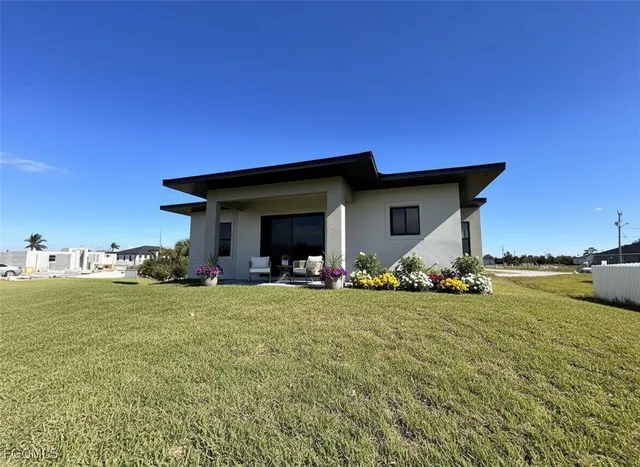 $2,100 | 3544 Northwest 41st Place, Cape Coral, FL 33993