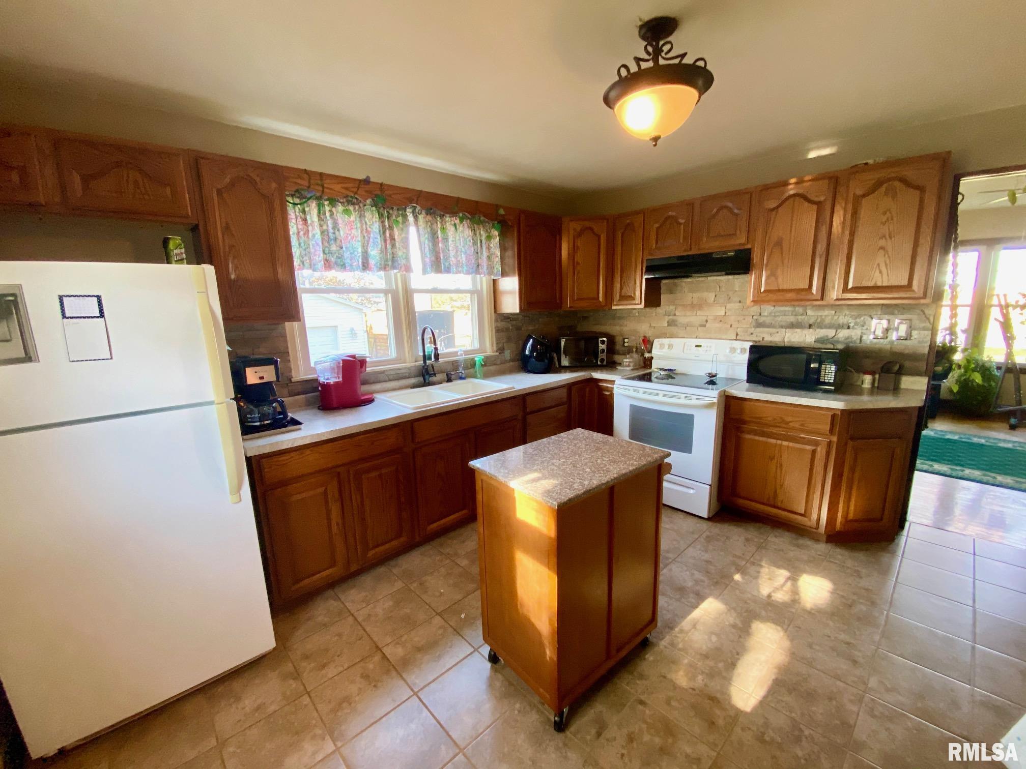 26438 Hall Road Ashland, IL 62612 - Photo 6 of 25