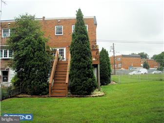 3501 Vinton Road Philadelphia, PA 19154 - Photo 2 of 11 Exterior Back