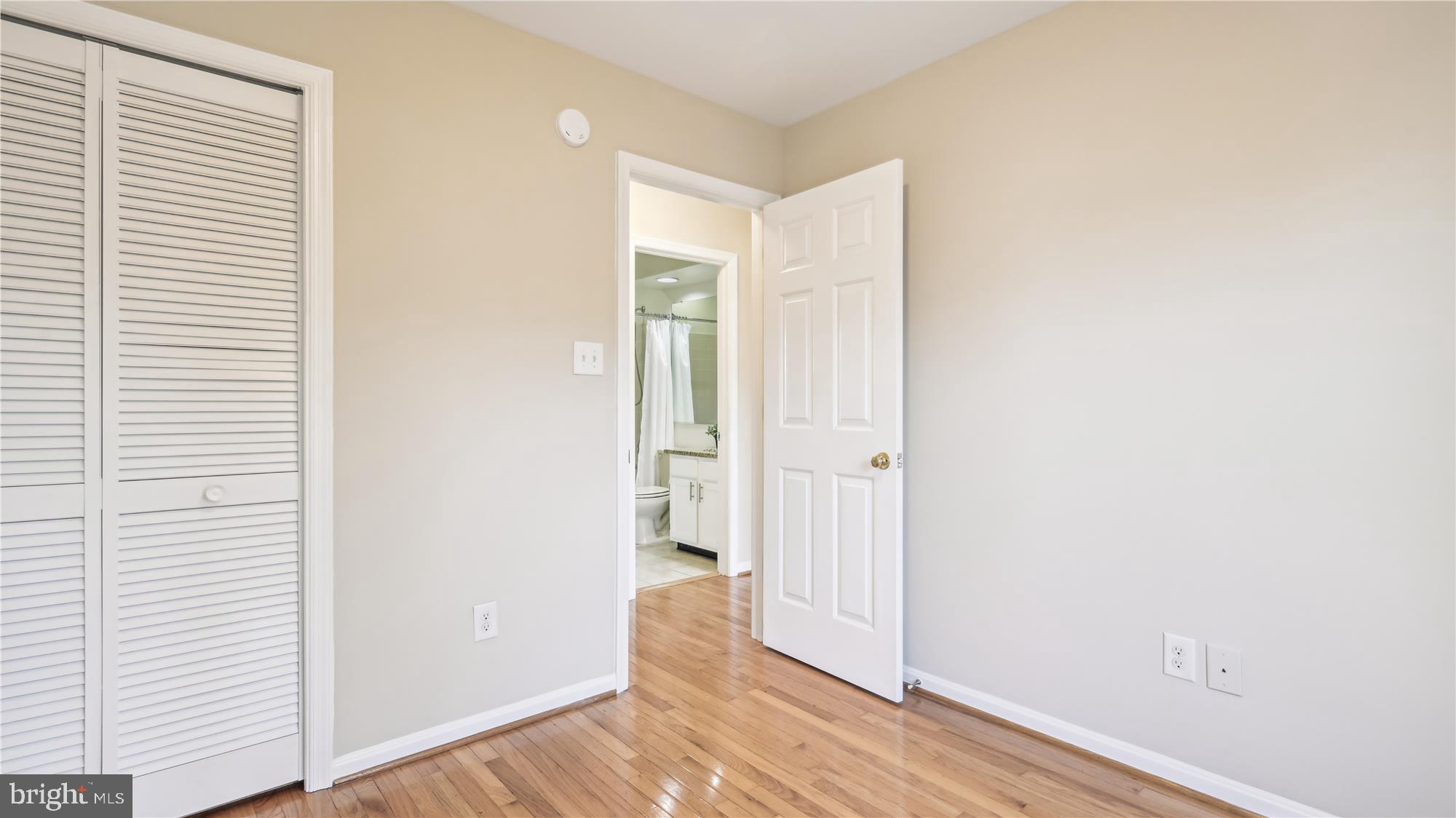 22053 Manning Square Sterling, VA 20166 - Photo 20 of 36 2nd Bedroom