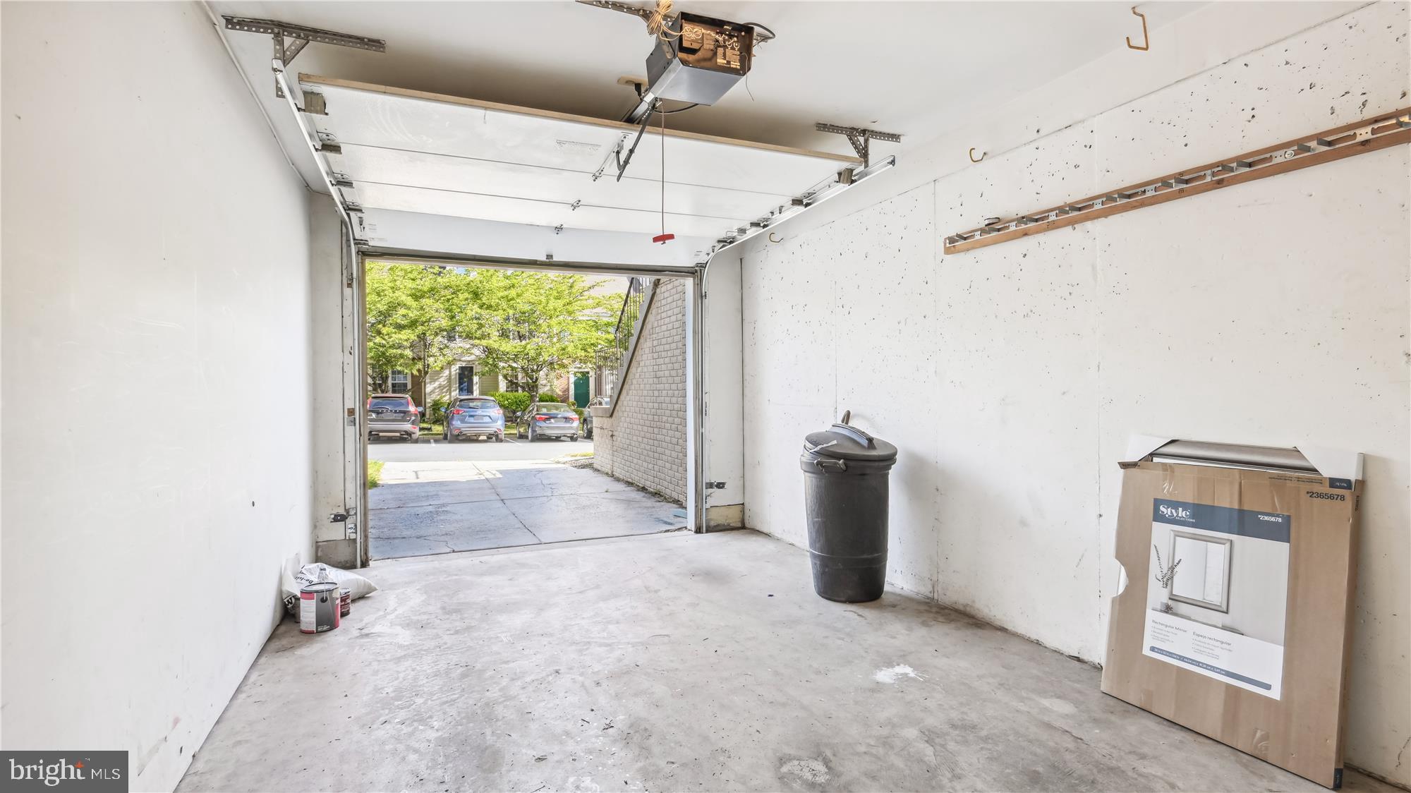 22053 Manning Square Sterling, VA 20166 - Photo 32 of 36 Garage