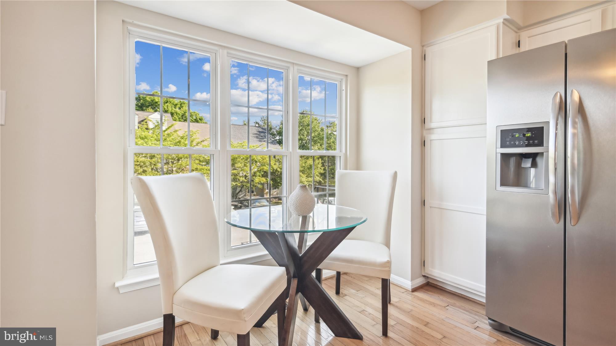 22053 Manning Square Sterling, VA 20166 - Photo 5 of 36 Breakfast area