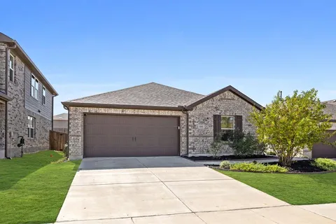 $335,000 | 816 Adair Drive, Aubrey, TX 76227