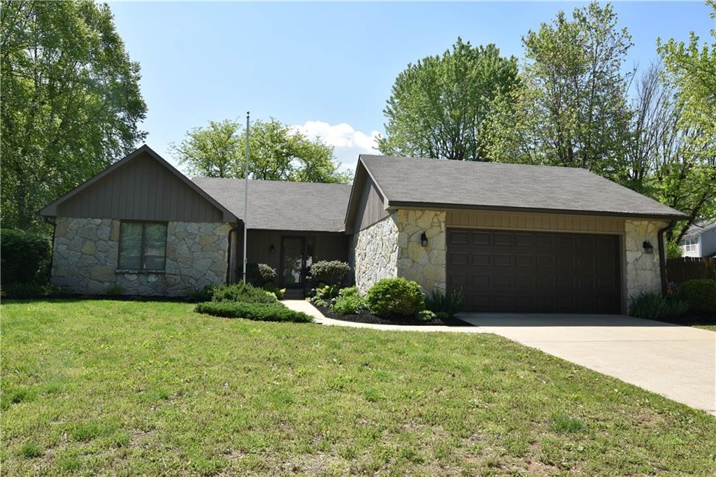 933 Goldfinch Road Columbus, IN 47203 - Photo 1 of 33 Gallery Image 1
