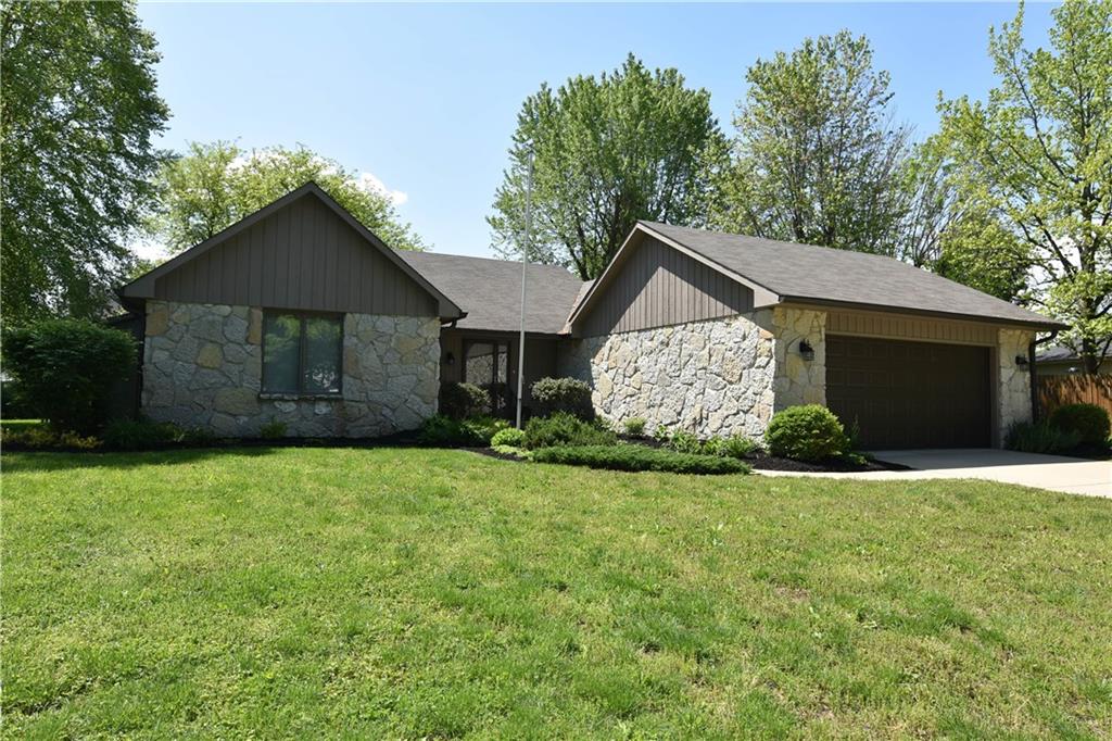 933 Goldfinch Road Columbus, IN 47203 - Photo 2 of 33 Gallery Image 2