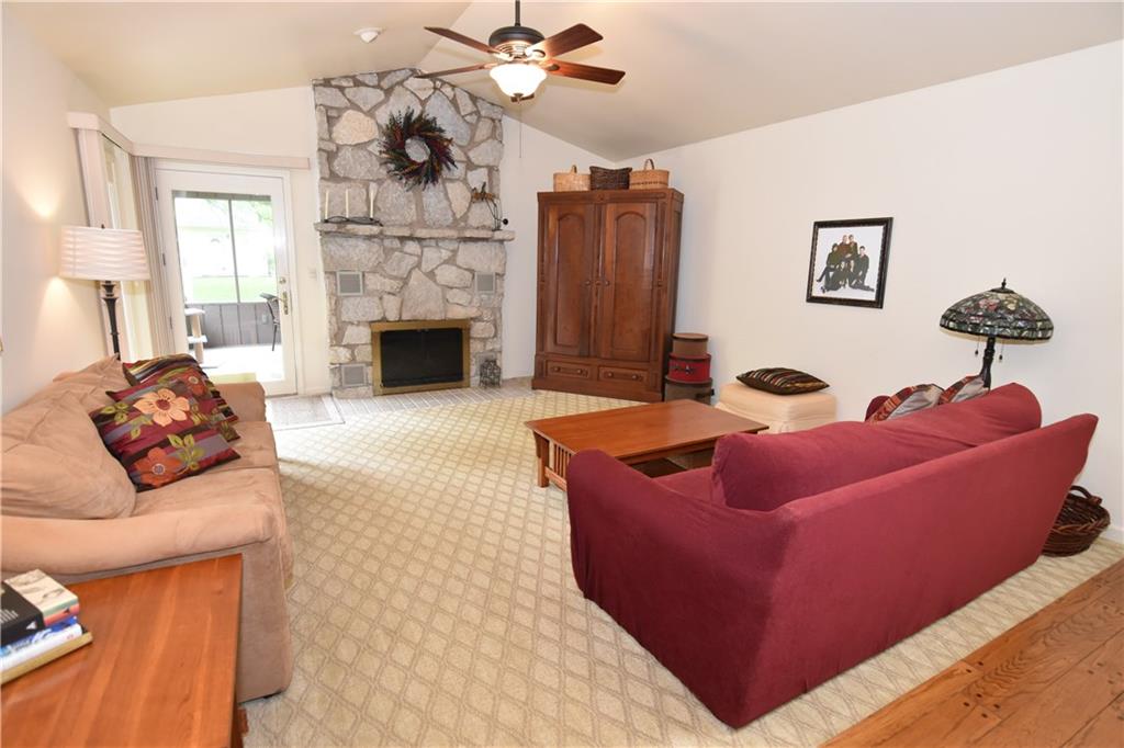 933 Goldfinch Road Columbus, IN 47203 - Photo 12 of 33 Gallery Image 12