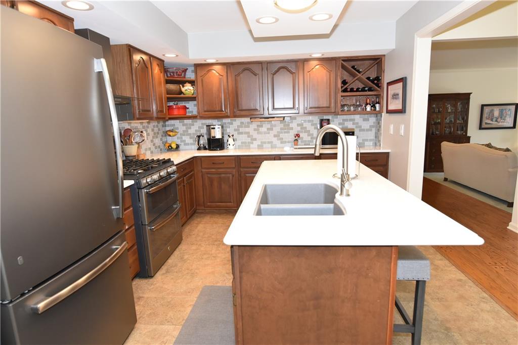 933 Goldfinch Road Columbus, IN 47203 - Photo 15 of 33 Gallery Image 15