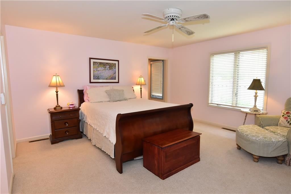 933 Goldfinch Road Columbus, IN 47203 - Photo 21 of 33 Gallery Image 21