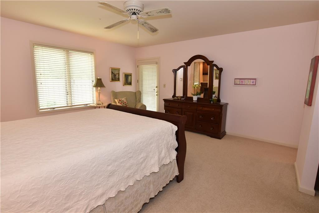933 Goldfinch Road Columbus, IN 47203 - Photo 24 of 33 Gallery Image 24