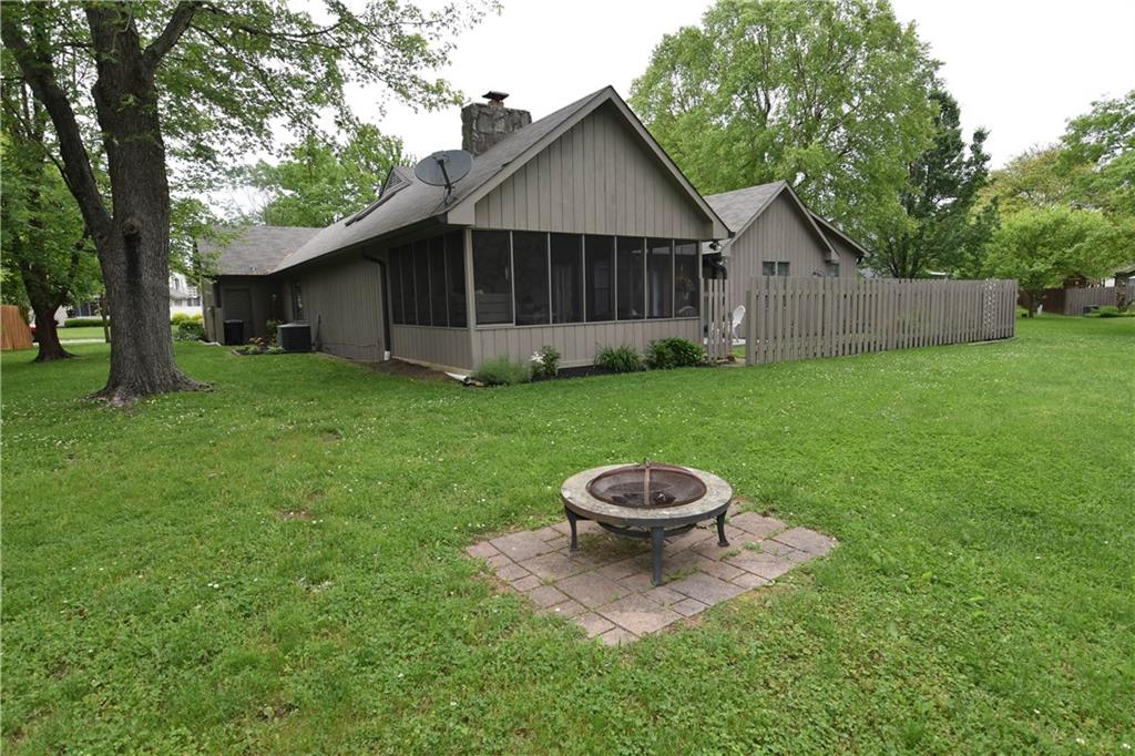 933 Goldfinch Road Columbus, IN 47203 - Photo 33 of 33 Gallery Image 33