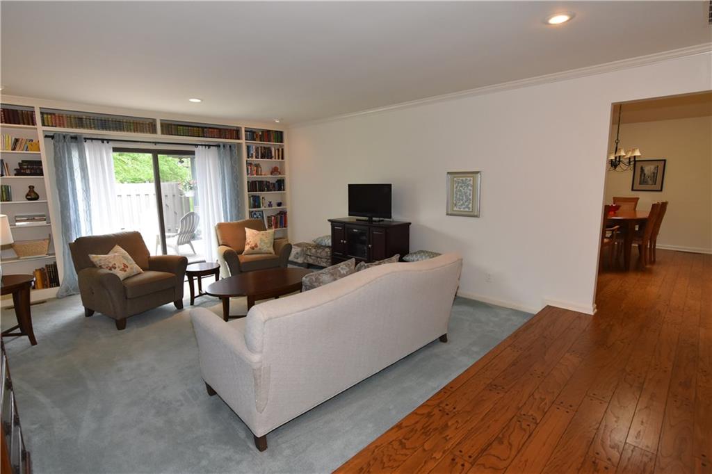 933 Goldfinch Road Columbus, IN 47203 - Photo 8 of 33 Gallery Image 8