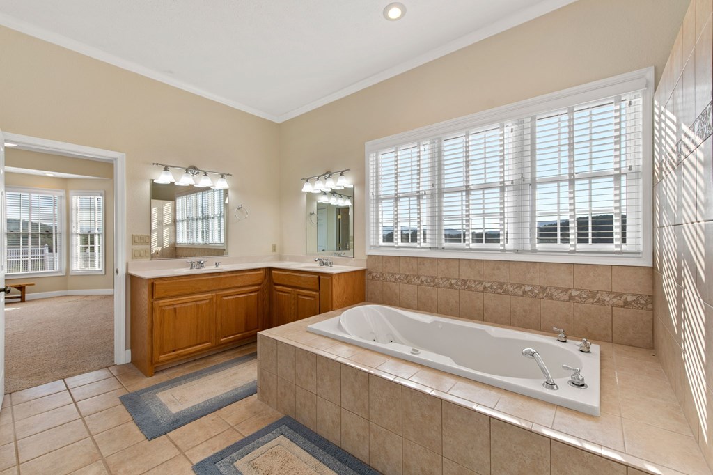 752 Cherokee Trail Copperhill, TN 37317 - Photo 25 of 84 En-Suite Bath