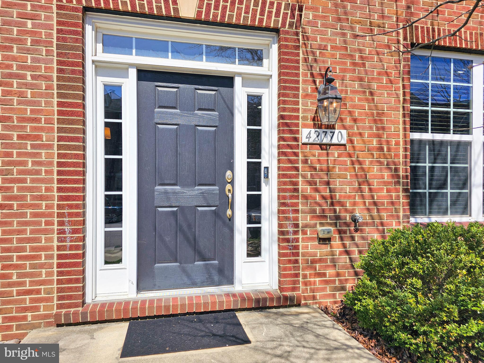 42770 Hay Road Ashburn, VA 20147 - Photo 2 of 23