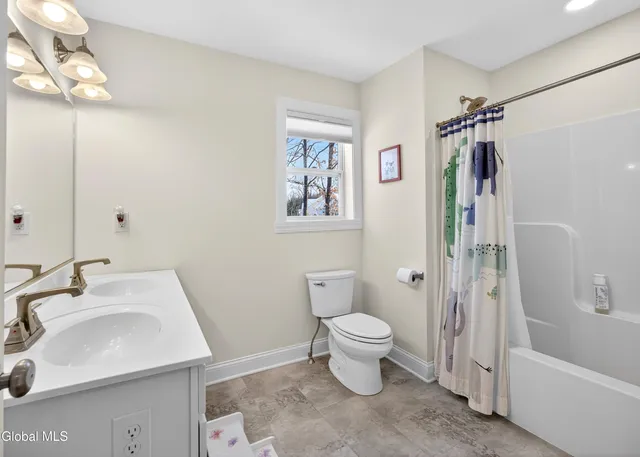 $699,900 | 48 Timber Creek Drive, Ballston, NY 12019