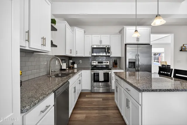 $699,900 | 48 Timber Creek Drive, Ballston, NY 12019