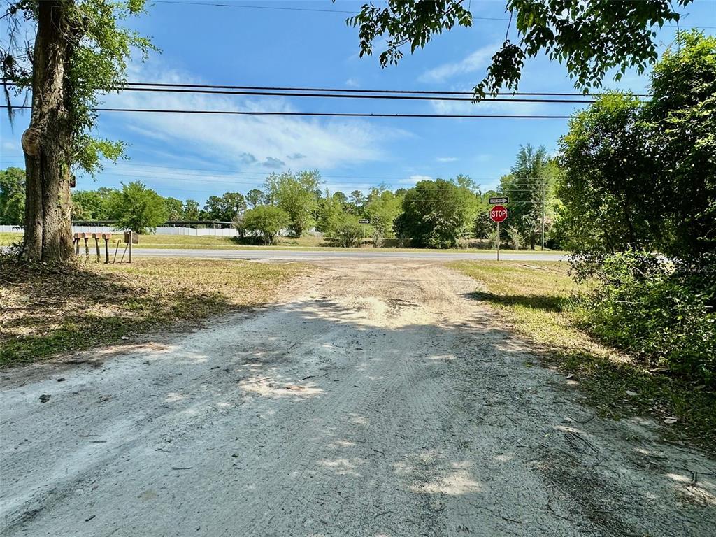 12100 Northwest US Highway 441 Alachua, FL 32615 - Photo 6 of 34 a view of a big yard