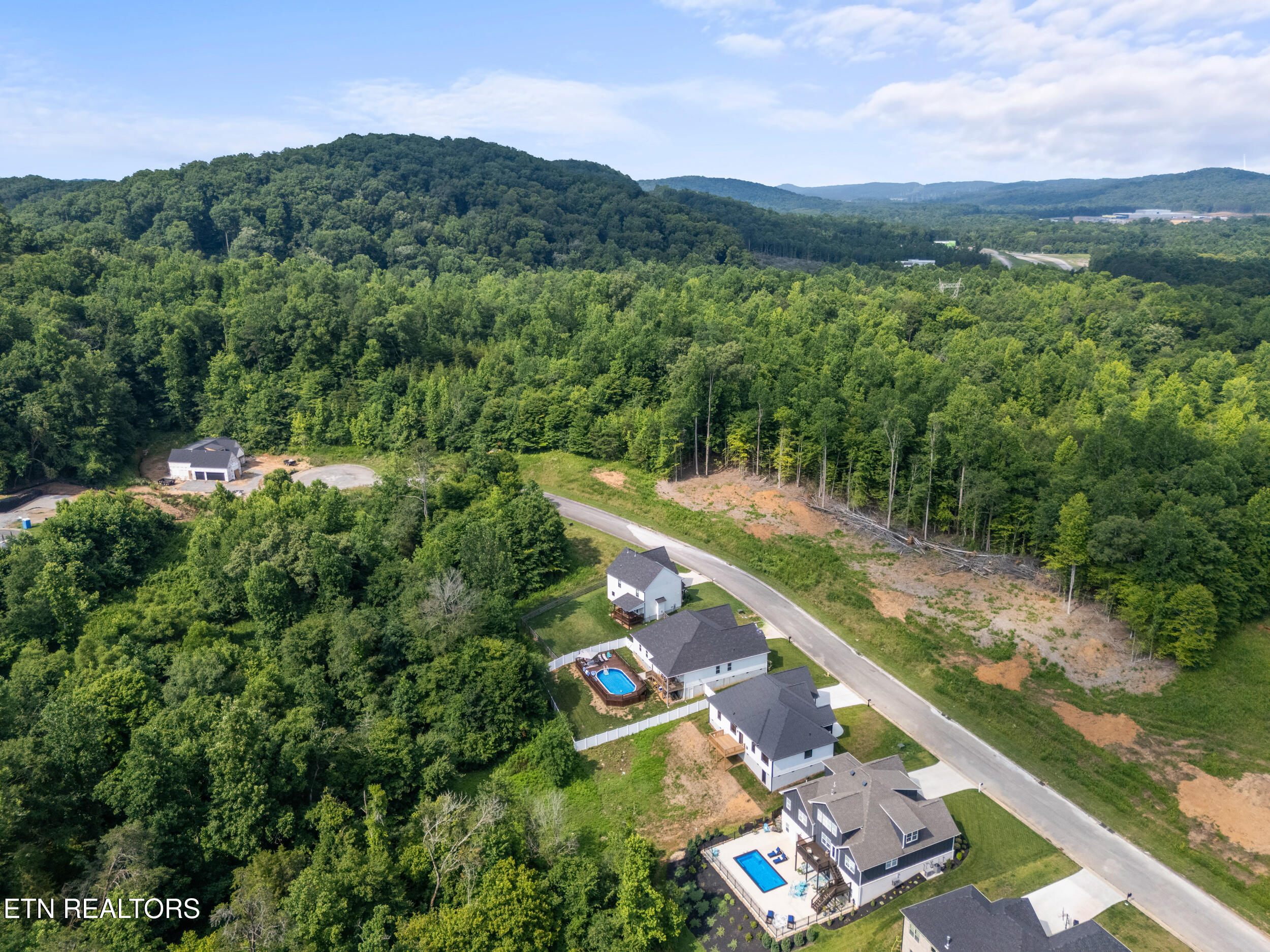 113 Cherry Oak Drive Oak Ridge, TN 37830 - Photo 14 of 18 113 cherry oak drive-14