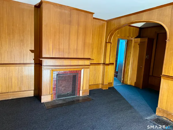 $1,600 | 185 Grove Street, Waterbury, CT 06710