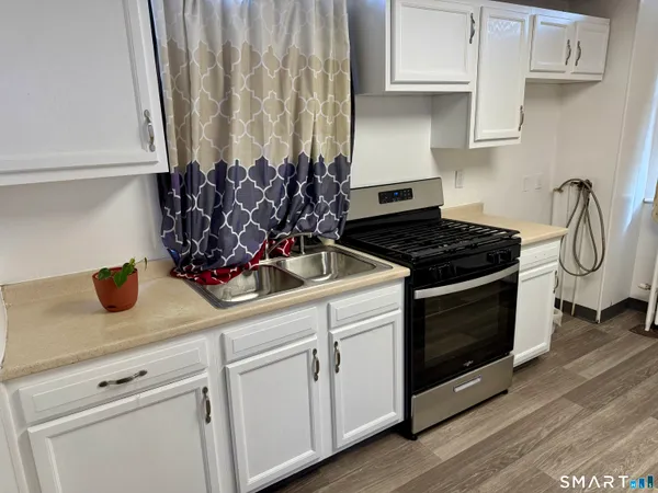 $1,600 | 185 Grove Street, Waterbury, CT 06710