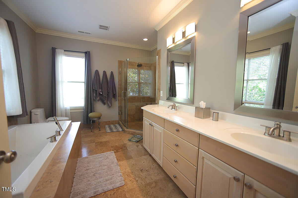 304 Forsyth Street Raleigh, NC 27609 - Photo 11 of 21 PrimaryBath