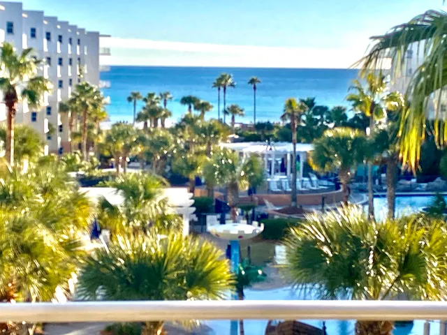 a view of a water fountain in front of building
