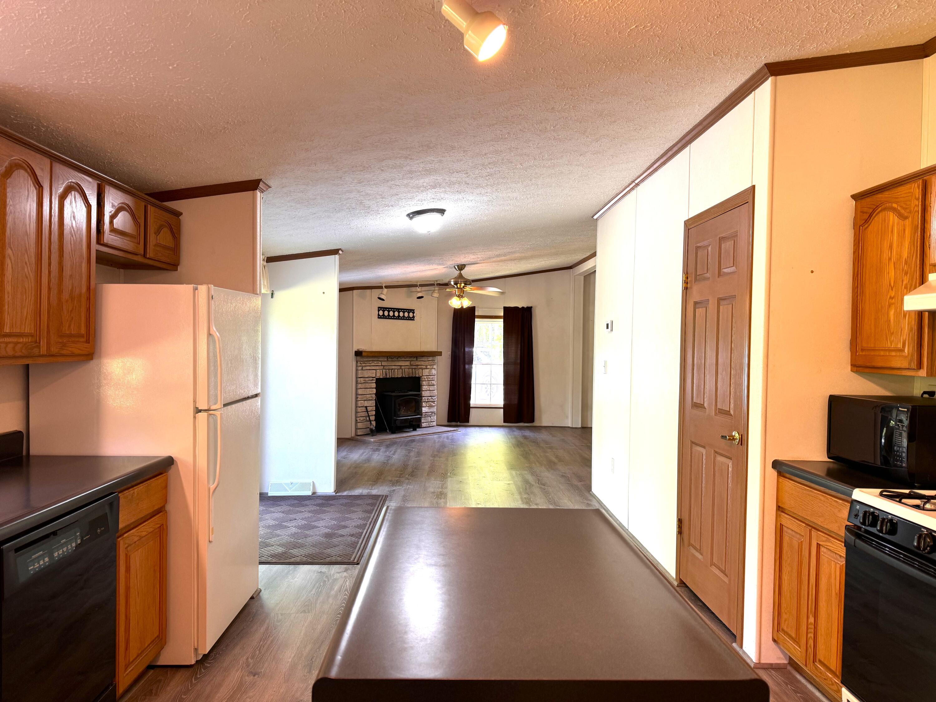 9701 Upper Mograin Road Cheboygan, MI 49721 - Photo 10 of 46 Gallery Image 10