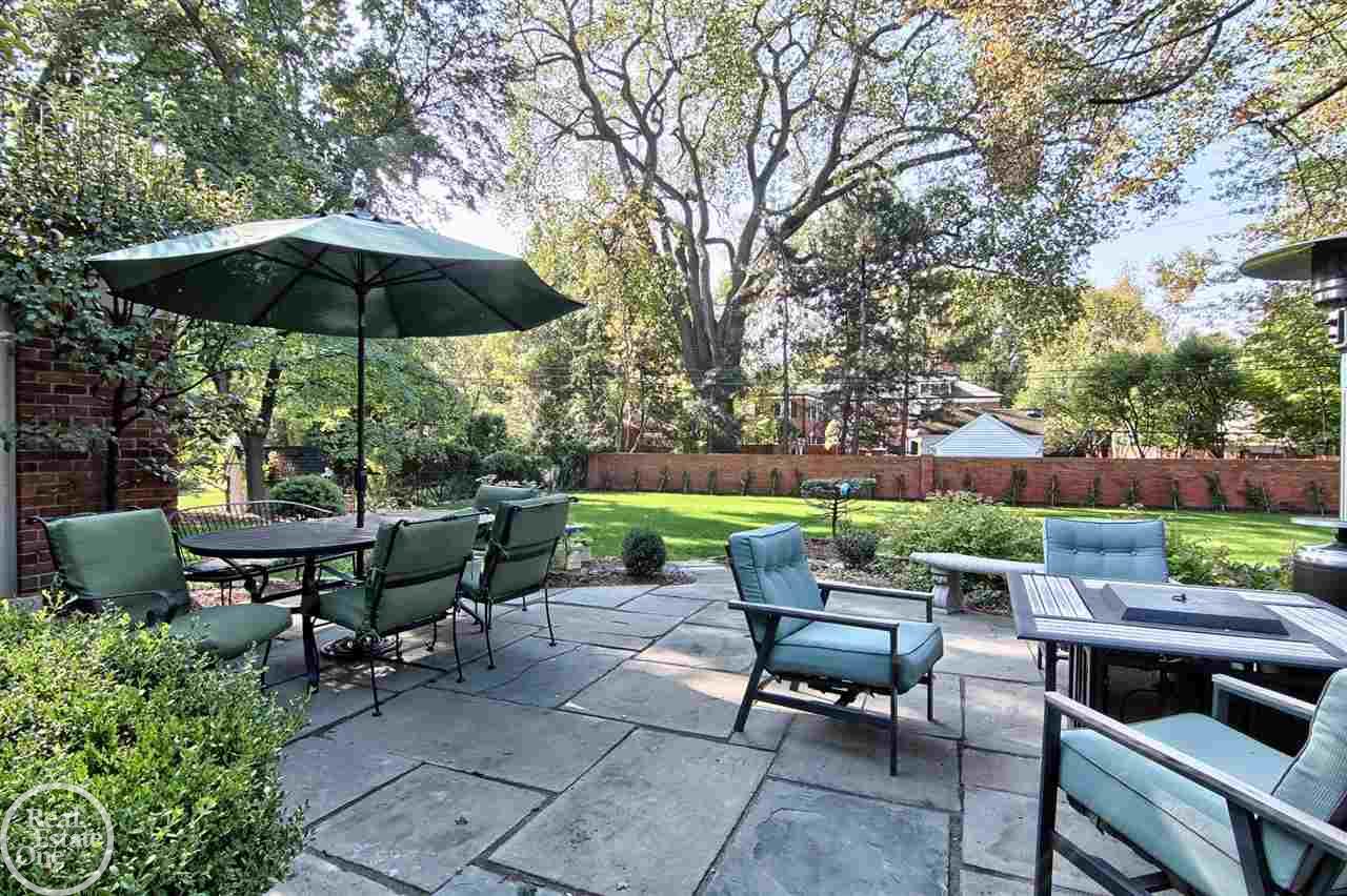85 Stephens Road Grosse Pointe, MI 48236 - Photo 31 of 33