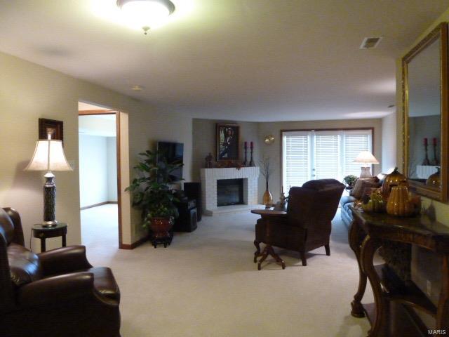 1724 Ridgeview Cir Drive Ballwin, MO 63021 - Photo 12 of 17 Gallery Image 12