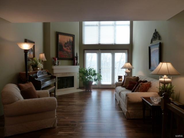 1724 Ridgeview Cir Drive Ballwin, MO 63021 - Photo 3 of 17 Gallery Image 3